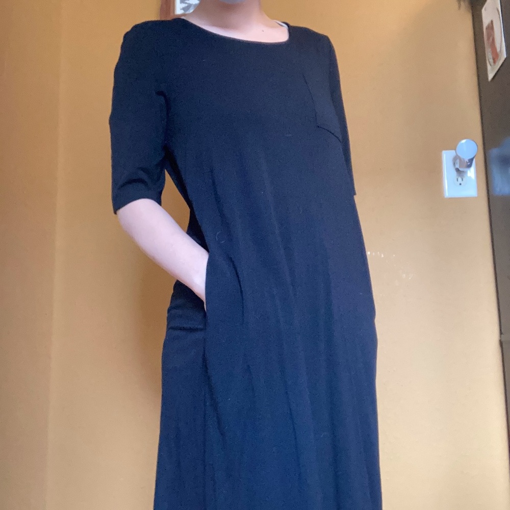 black jersey dress with pockets